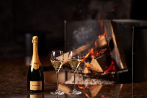 【期間限定】KRUG × bar hotel箱根香山 がコラボ！世界でたった一室の「Room K by bar hotel 箱根香山」でフリーフローを楽しみながらクリュッグの世界に浸りませんか？