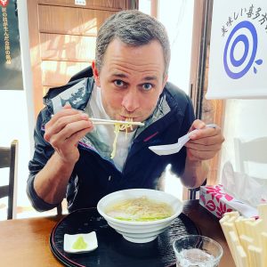 ダニエル・ムーア氏／ラーメン試食