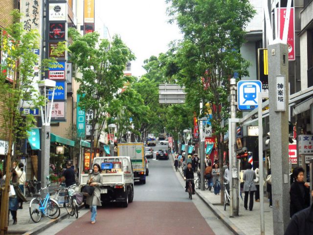 kagurazaka shopping district in Tokyo